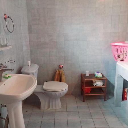 Guli Hotel Gori Luaran gambar