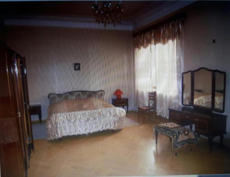 Guli Hotel Gori Luaran gambar