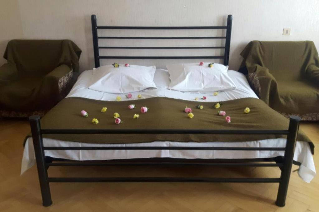 Guli Hotel Gori Luaran gambar