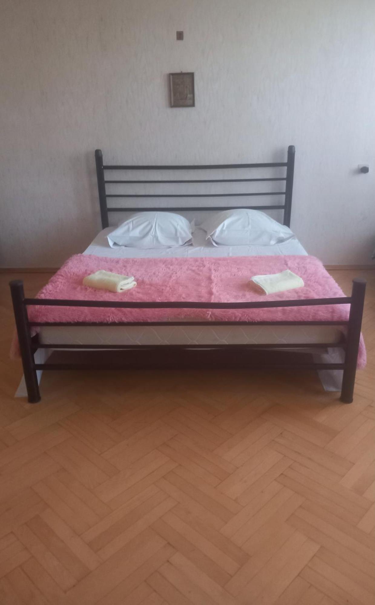 Guli Hotel Gori Luaran gambar