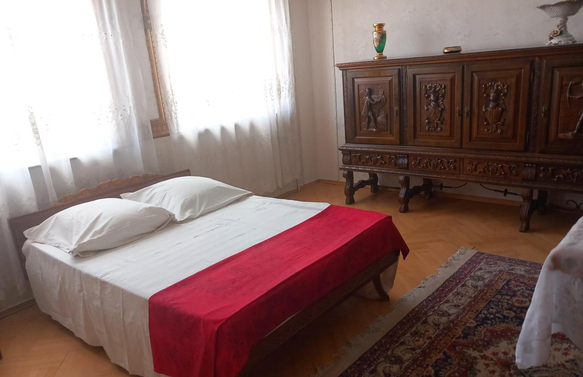 Guli Hotel Gori Luaran gambar