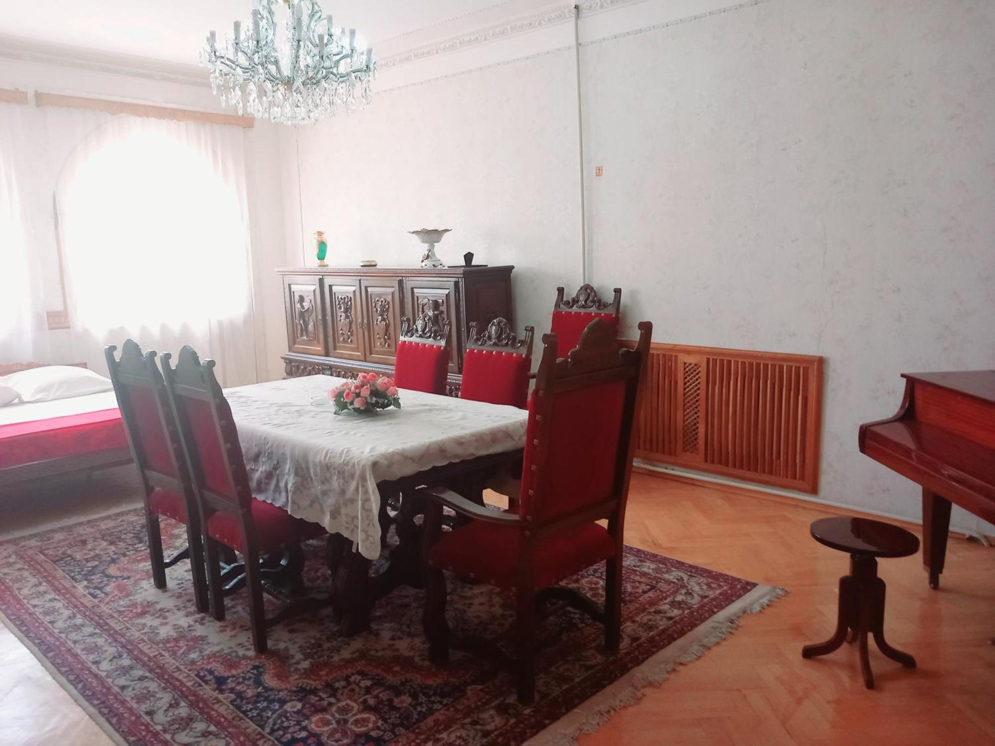 Guli Hotel Gori Luaran gambar