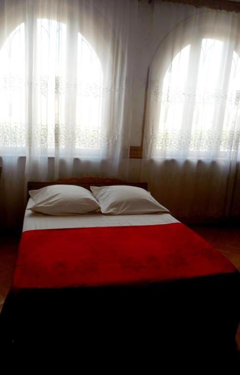Guli Hotel Gori Luaran gambar