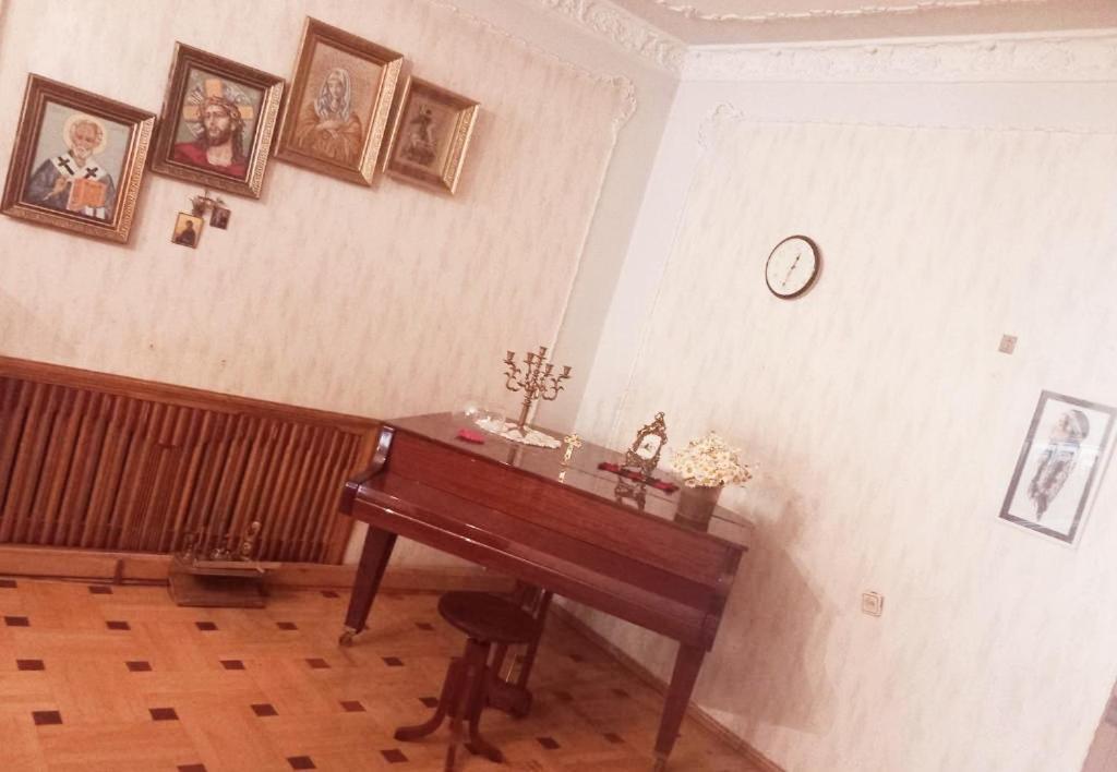 Guli Hotel Gori Luaran gambar