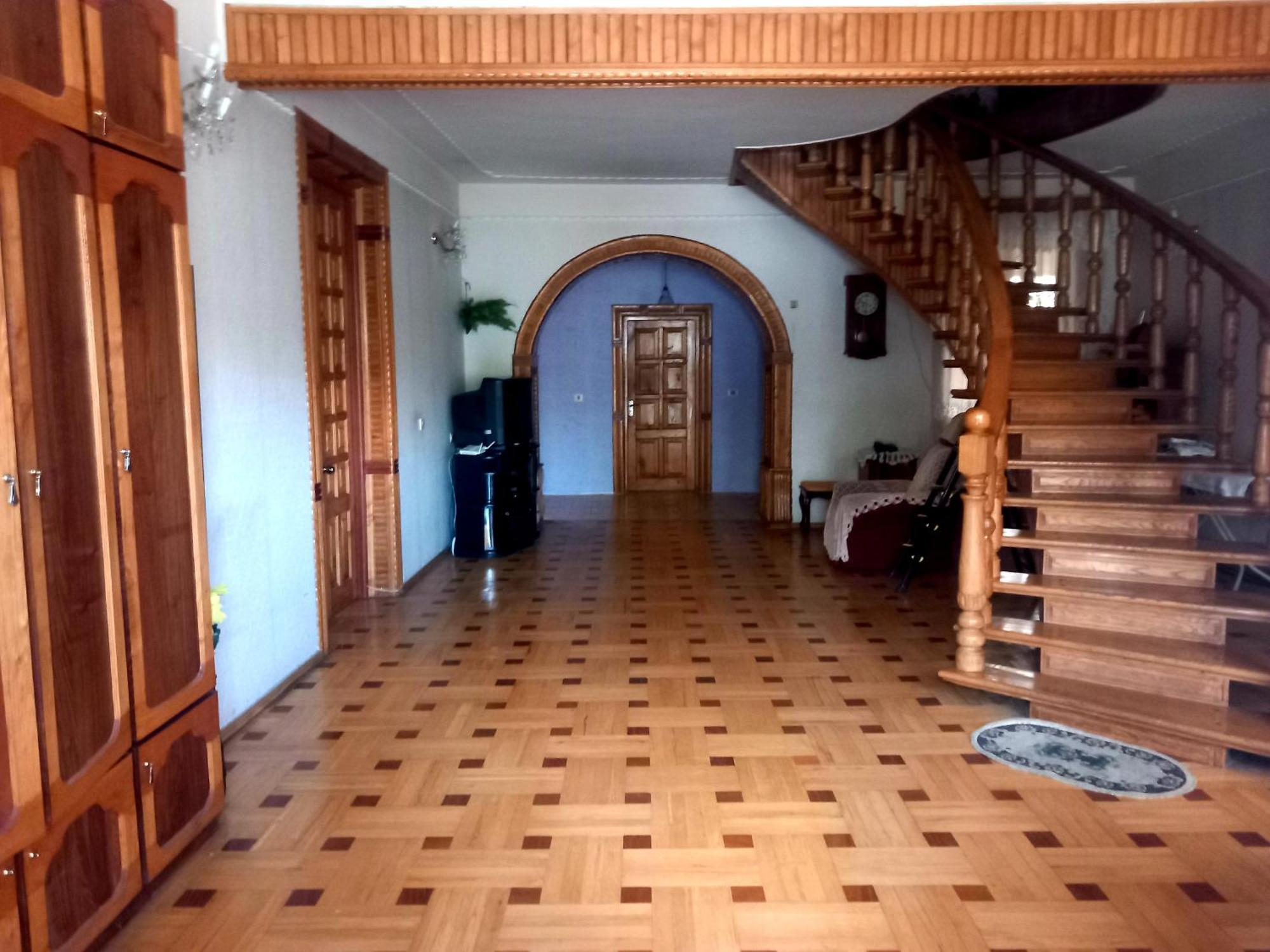 Guli Hotel Gori Luaran gambar