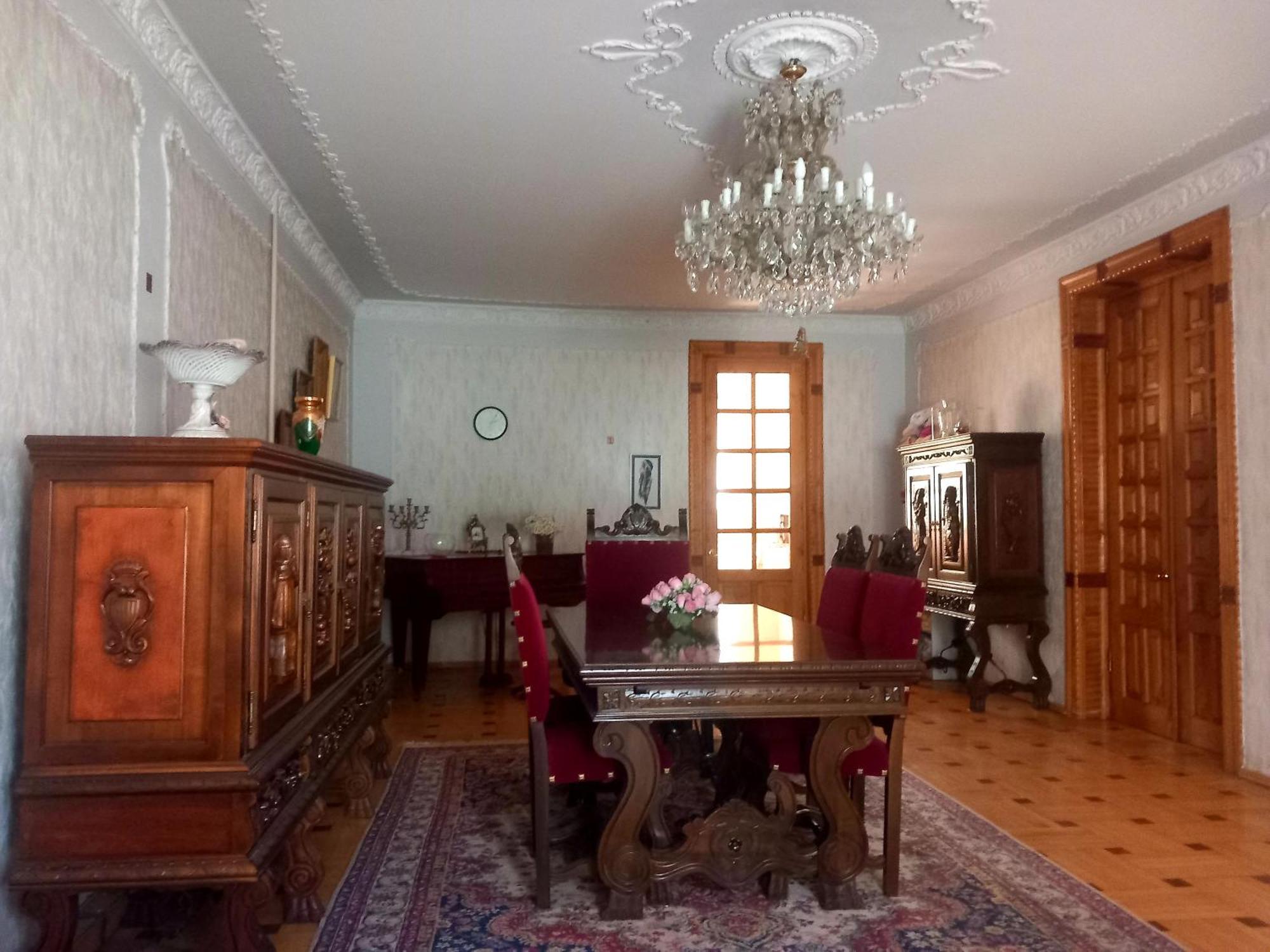 Guli Hotel Gori Luaran gambar