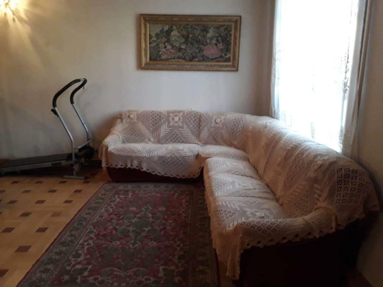 Guli Hotel Gori Luaran gambar