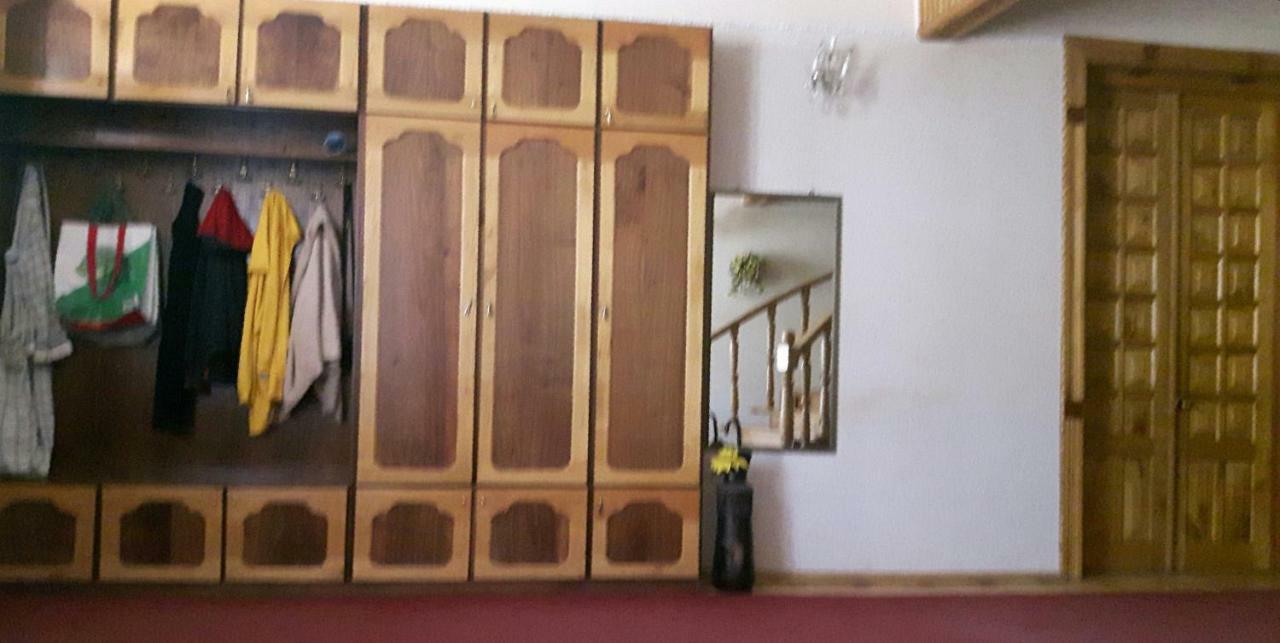 Guli Hotel Gori Luaran gambar